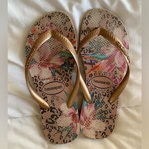 HAVAIANAS Girls Flipflops 🩴 SIZE 3/4, 33/34